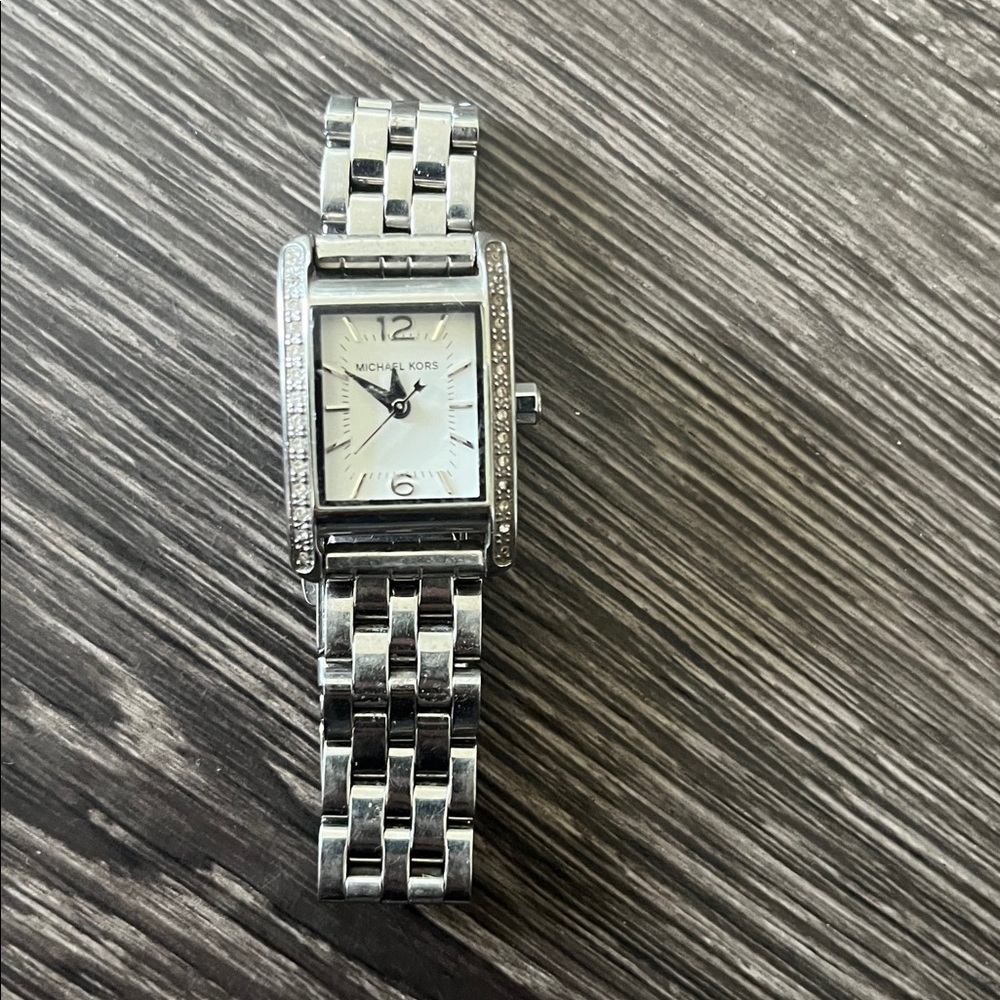 Michael Kors MK3127 Silver Rectangular jewel Women's Watch - Picture 2 of 7